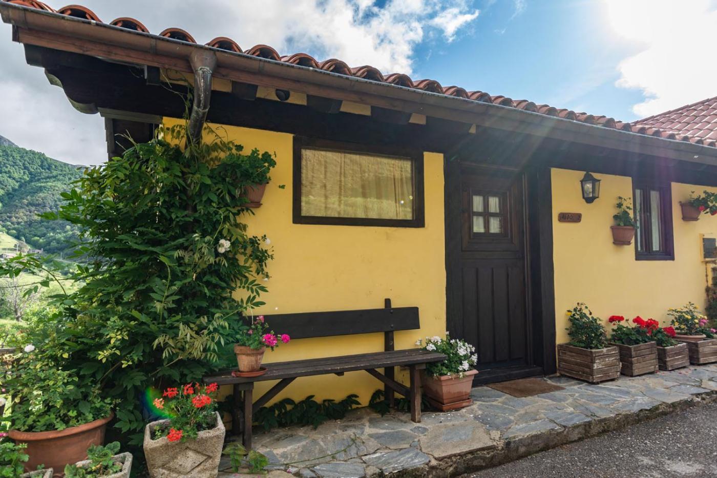 Apartamentos Rurales Los Picos De Redo Camaleno Exterior photo